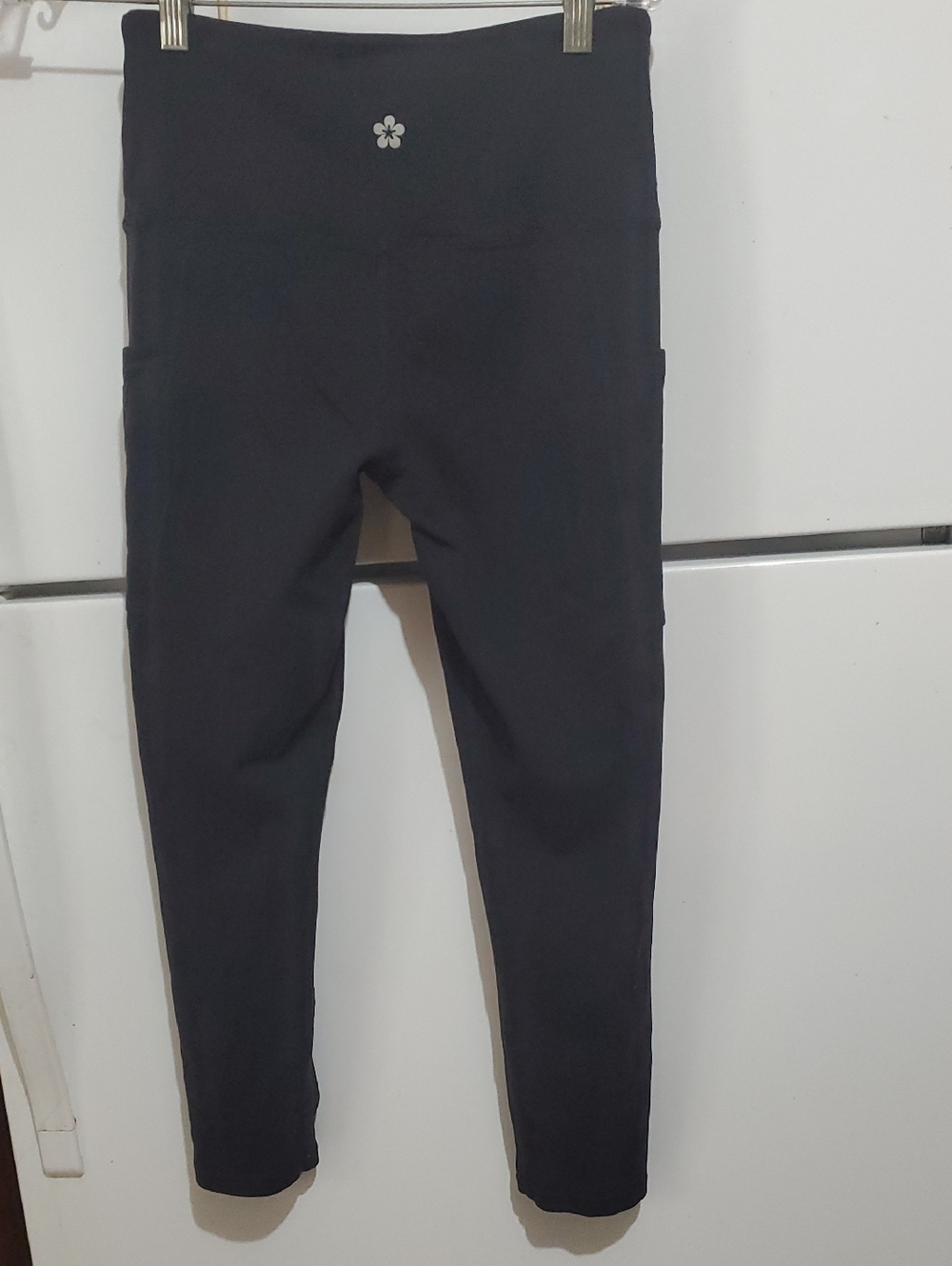 Tuff Athletics Black Women's Leggings with Side Pockets Size S